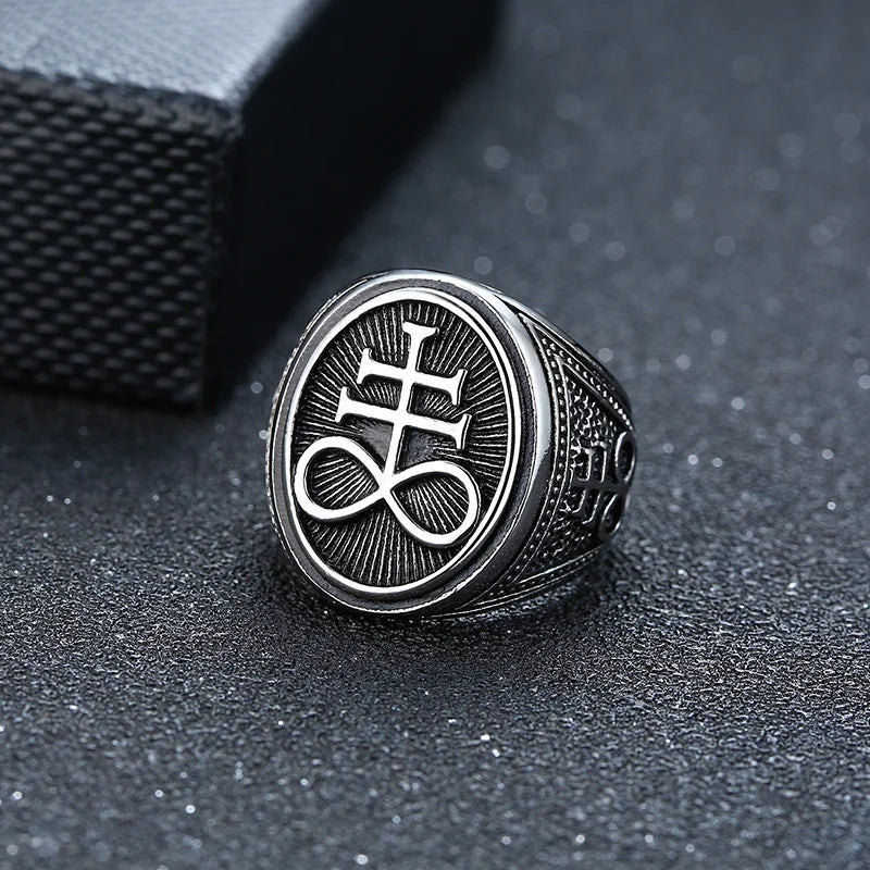 Crest Ring